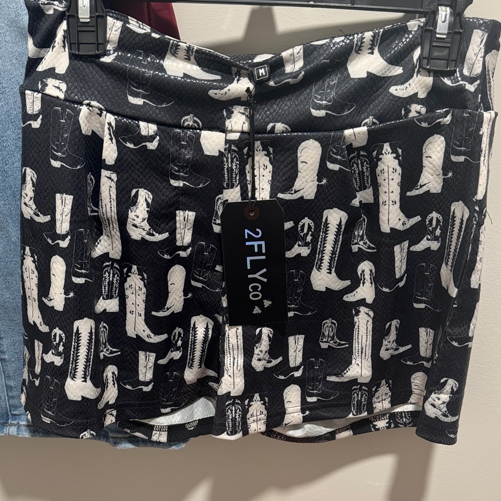 Snake print/Black and White Boot Print Shorts